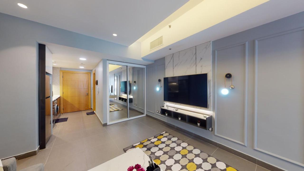 Al Fares Luxury Furnished Apartment-Damac Tower Exteriör bild