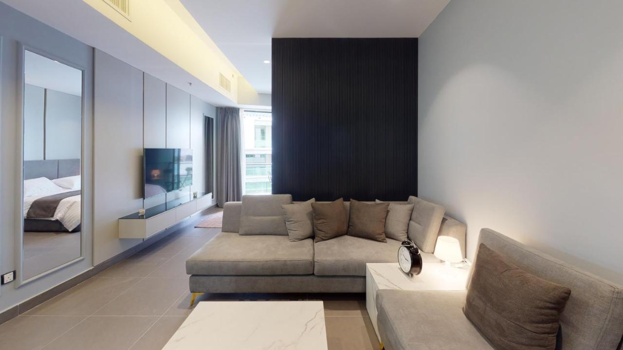 Al Fares Luxury Furnished Apartment-Damac Tower Exteriör bild