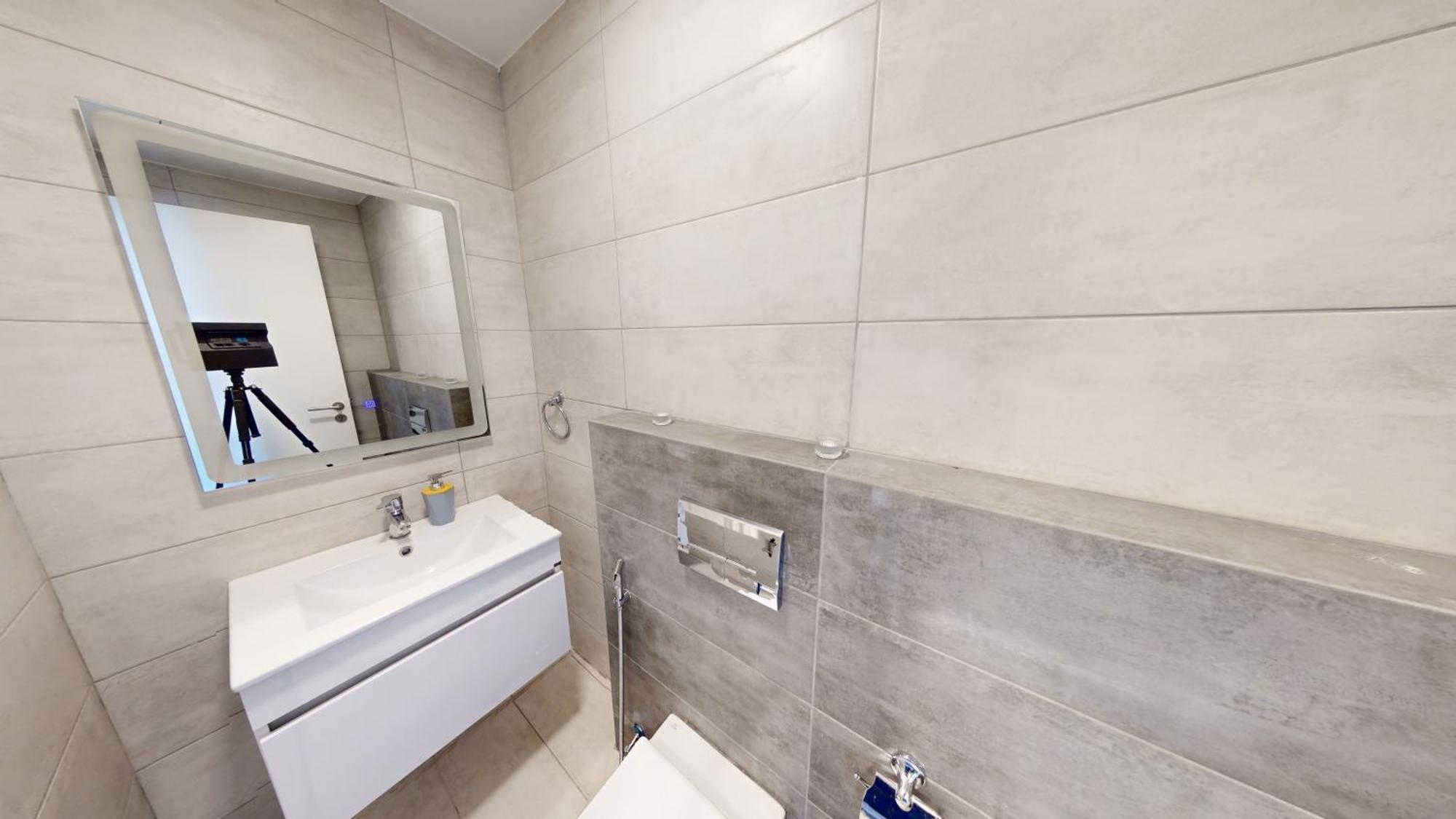 Al Fares Luxury Furnished Apartment-Damac Tower Exteriör bild