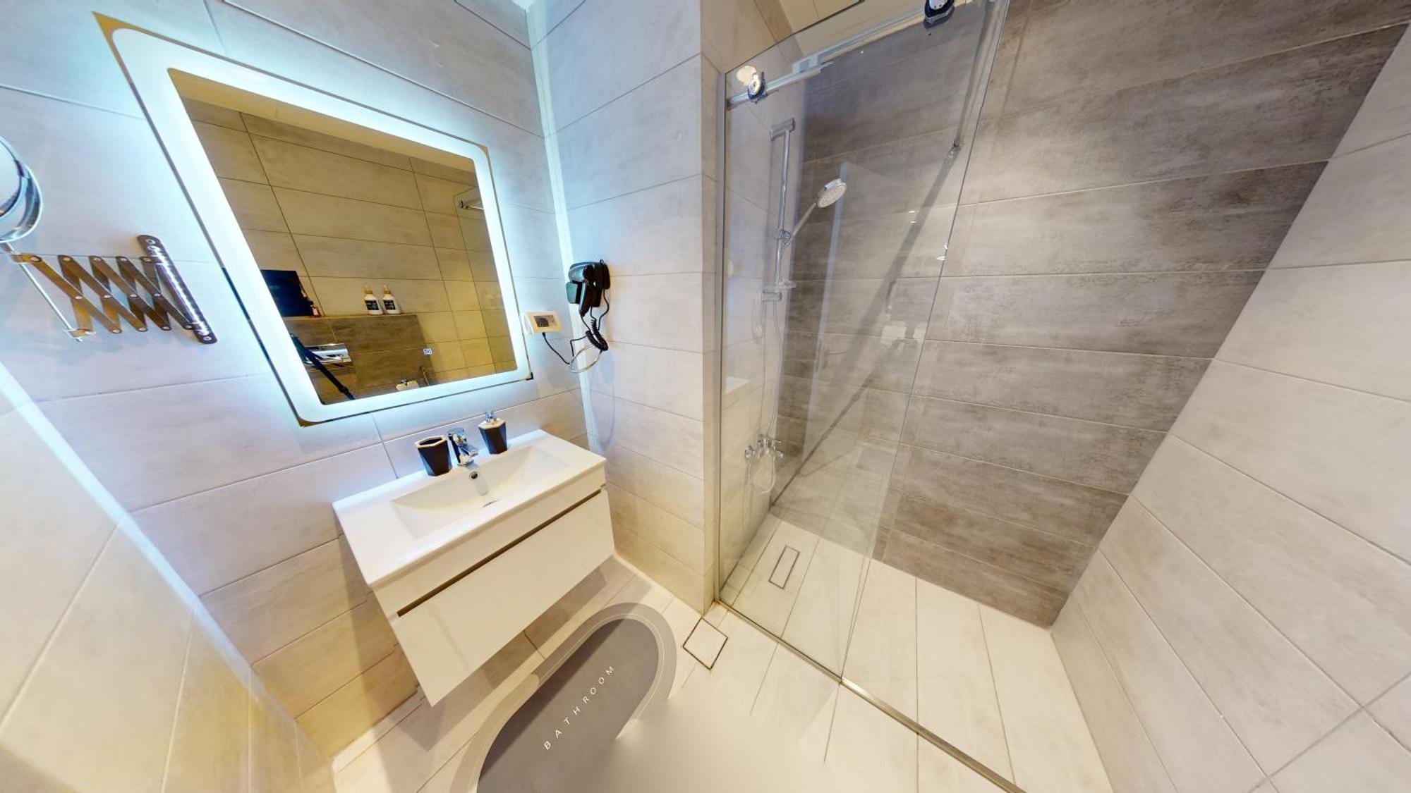 Al Fares Luxury Furnished Apartment-Damac Tower Exteriör bild
