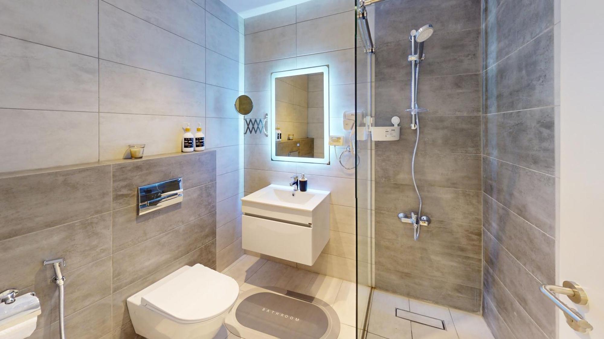 Al Fares Luxury Furnished Apartment-Damac Tower Exteriör bild