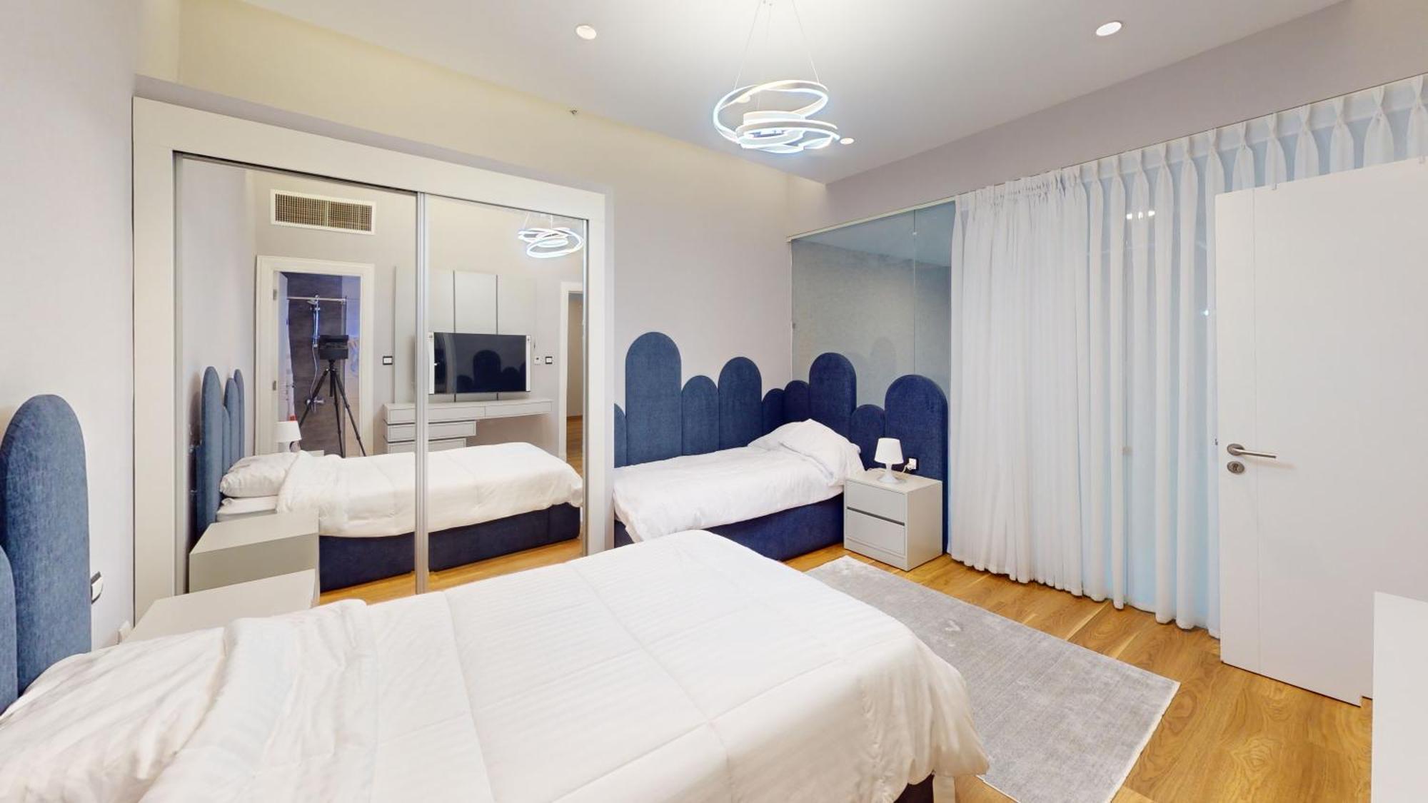 Al Fares Luxury Furnished Apartment-Damac Tower Exteriör bild