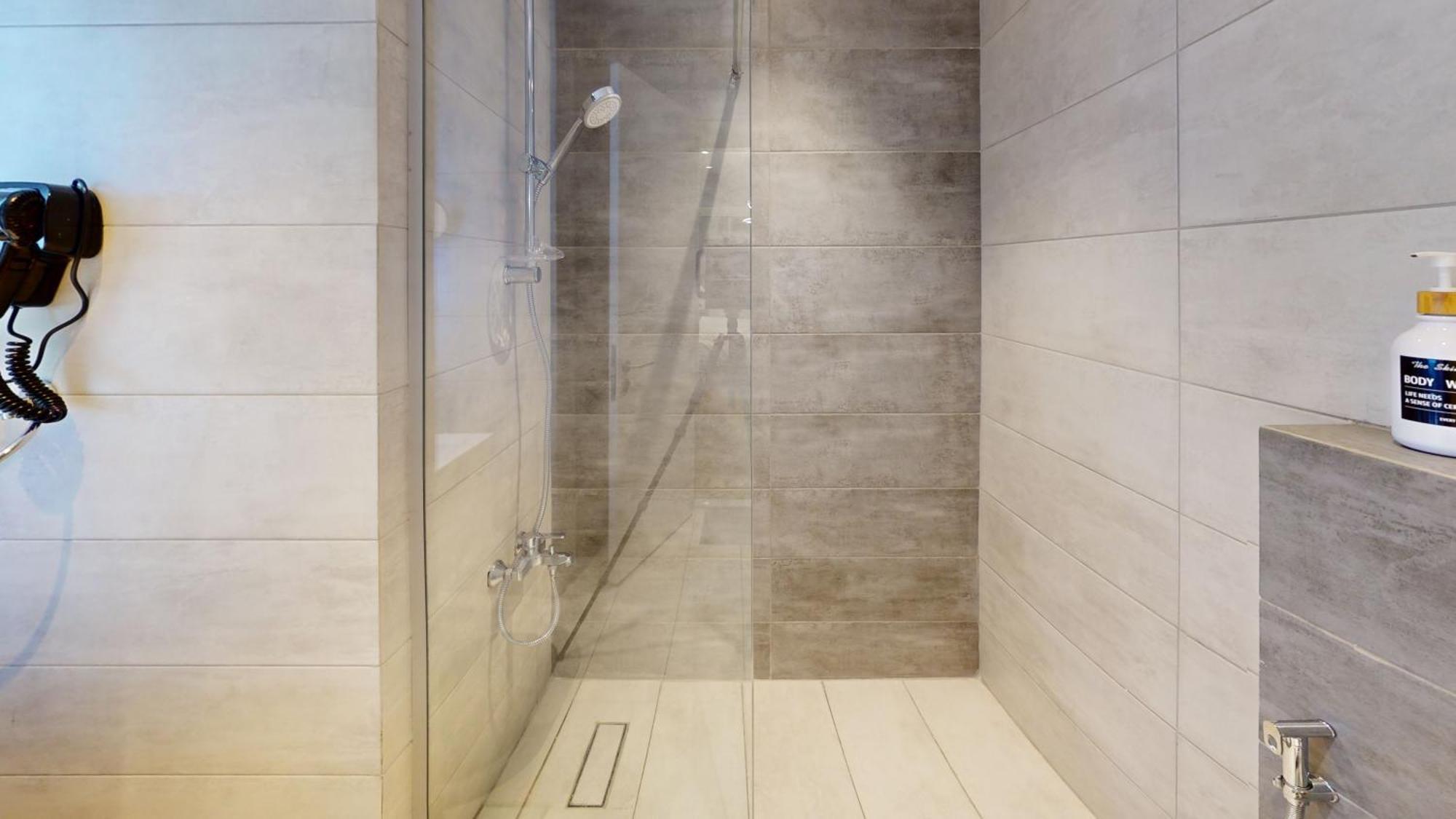 Al Fares Luxury Furnished Apartment-Damac Tower Exteriör bild
