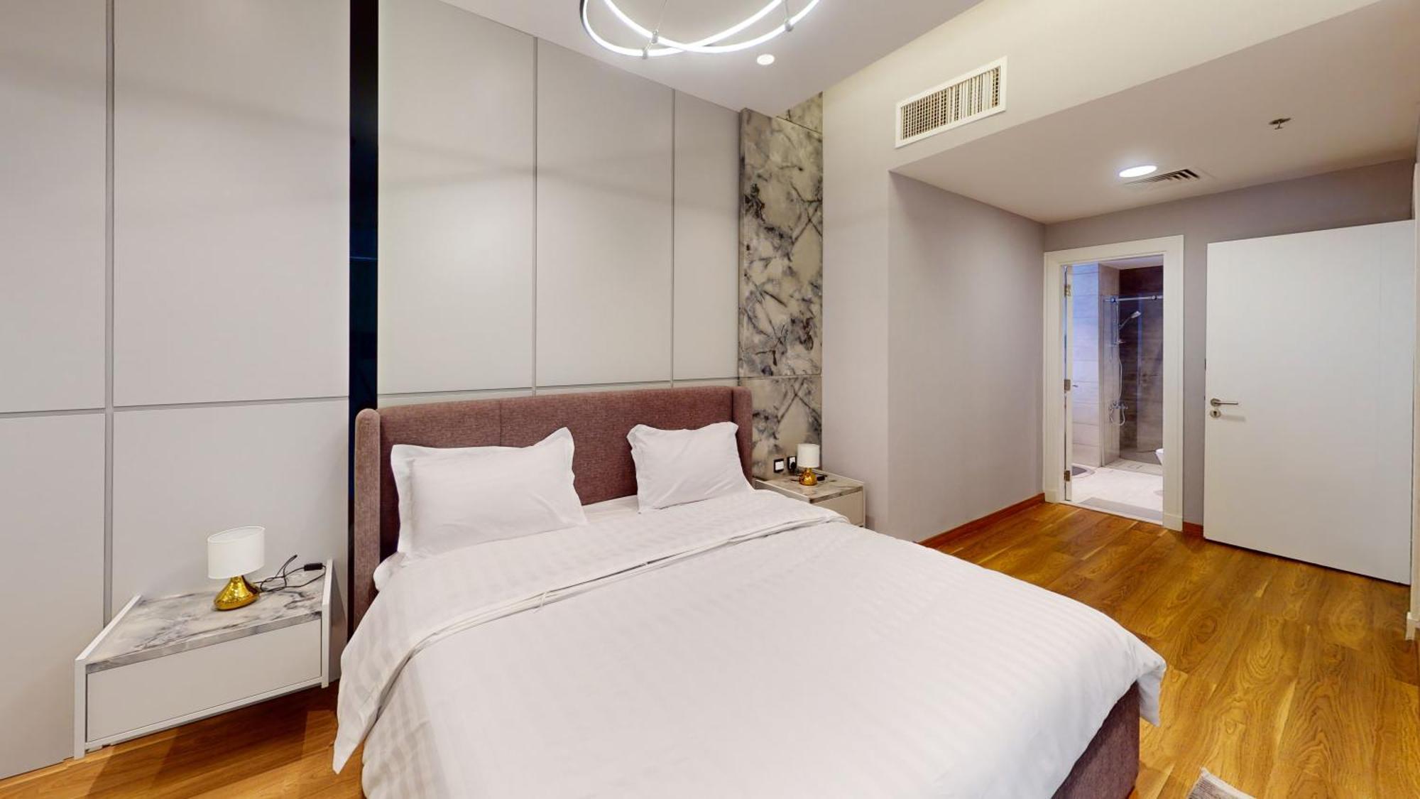 Al Fares Luxury Furnished Apartment-Damac Tower Exteriör bild